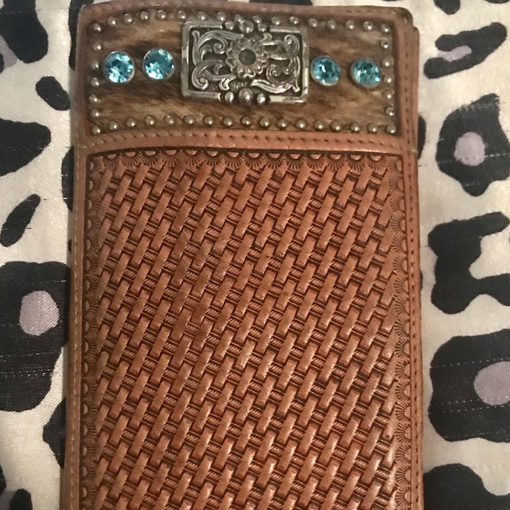 Nocona women’s bifold wallet brown leather